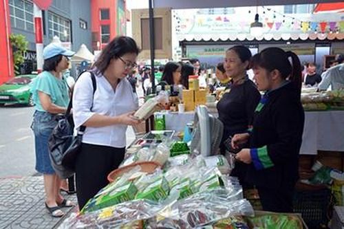 'Phiên chợ Nông sản cuối tuần' - Kênh quảng bá, tiêu thụ nông sản Việt