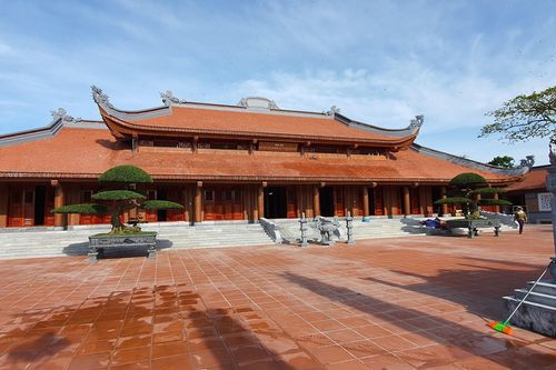 Hoàn thành đền thờ Bác Hồ và các anh hùng liệt sĩ tại Quảng Bình
