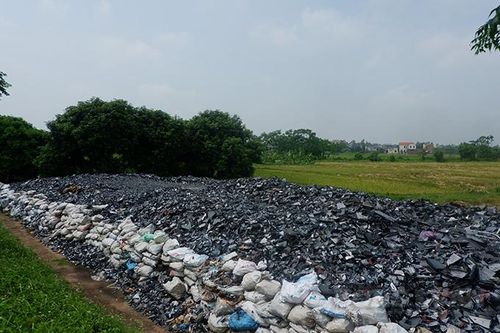 Gần 700 tấn rác thải công nghiệp độc hại tại Vĩnh Phúc sẽ được xử lý