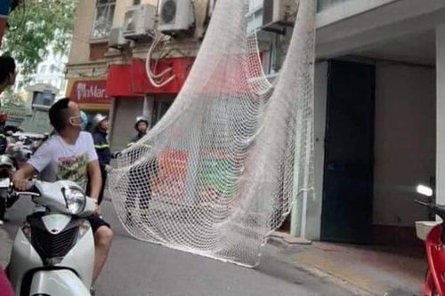 Cảnh sát giăng lưới bắt kẻ trốn nã ngay trên phố Hà Nội