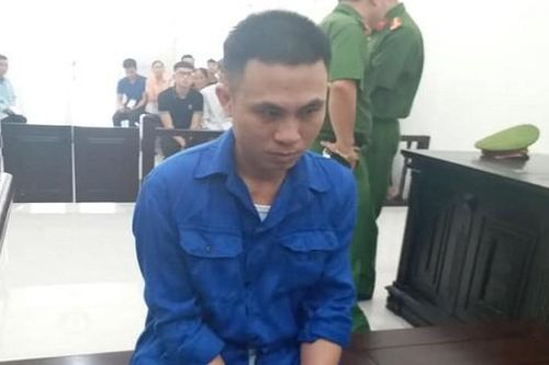 Bênh cha ruột, người đàn ông sát hại hàng xóm