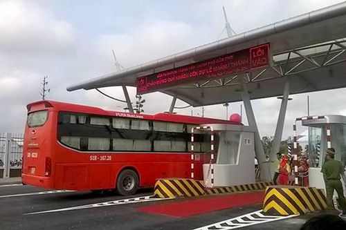 Doanh nghiệp tố Bến xe Cần Thơ 'lạm thu' lên Bộ Giao thông, Tài chính