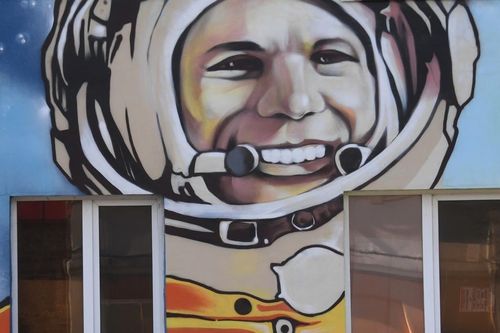 Nga chế tạo thang máy chào khách bằng giọng nói của Gagarin