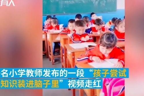 Xem bé trai dùng tay xúc kiến thức nhồi vào đầu trước kỳ thi