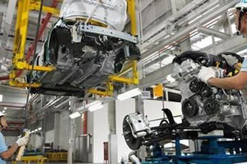 Lệ phí trước bạ xe ô tô sản xuất, lắp ráp trong nước sẽ được giảm 50%