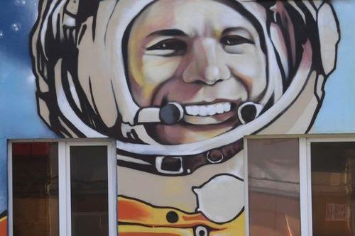 Nga chế tạo thang máy chào khách bằng giọng nói của nhà du hành vũ trụ Gagarin