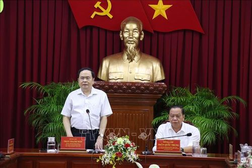 Đồng chí Trần Thanh Mẫn kiểm tra việc thực hiện Chỉ thị 35 tại thành phố Cần Thơ