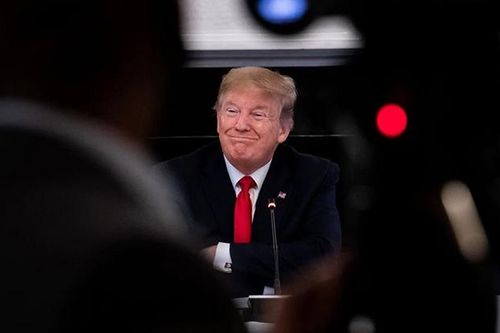 Twitter vô hiệu video về công dân da màu Floyd của Tổng thống Trump