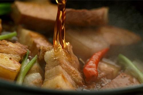 Sai lầm khi dùng nước mắm ướp thịt của chị em nội trợ