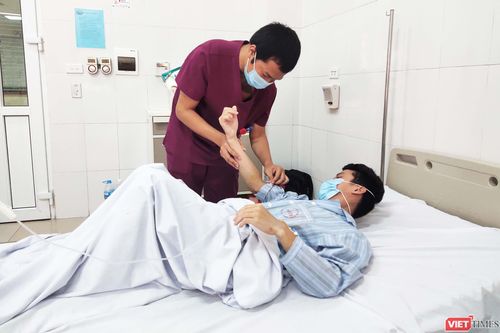 Nam thanh niên 23 tuổi đau nhức khắp người vì 5 con giun hiếm gặp