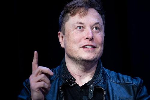 Vừa 'nghỉ chơi' Twitter vài hôm, Elon Musk đã đăng bài 'cà khịa' ông chủ Amazon