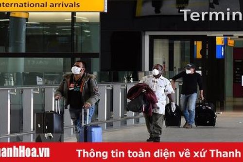 Anh bắt buộc người dân đeo khẩu trang trên phương tiện công cộng