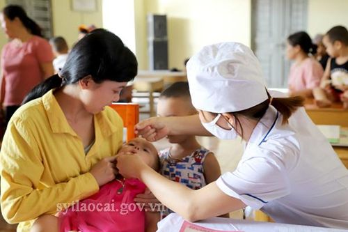 Triển khai chiến dịch bổ sung vitamin A cho 71.600 trẻ từ 6-60 tháng tuổi