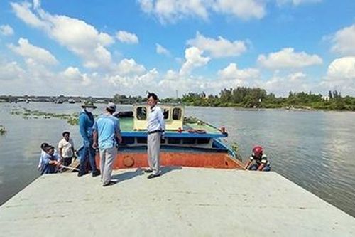 Bắt nhóm đối tượng khai thác cát trái phép sông Vàm Cỏ Đông