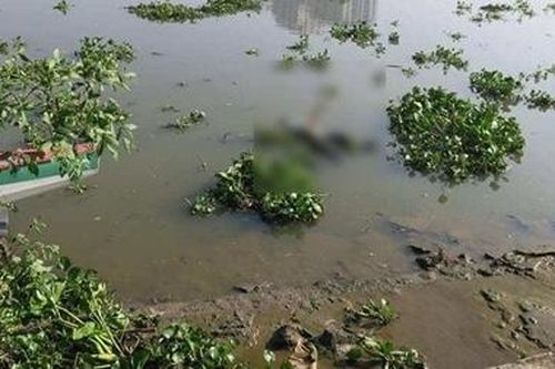 Tìm thân nhân người đàn ông trôi trên sông Sài Gòn