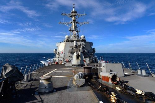 Mỹ điều tàu khu trục USS Russell đi qua eo biển Đài Loan