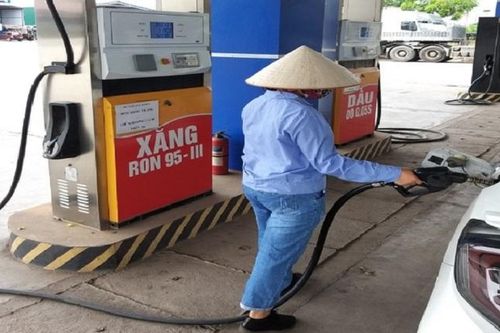 Bán hàng trôi nổi, cây xăng Bắc Giang bị phạt 50 triệu đồng