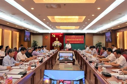 Cách tất cả chức vụ Đảng với một Thẩm phán TAND tỉnh Hòa Bình