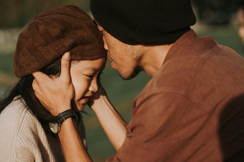 Bộ ảnh ông bố đơn thân cùng con gái 'đốn tim' cộng đồng mạng