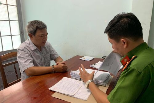 Thầy giáo lừa 'chạy việc ' chiếm đoạt hàng trăm triệu đồng