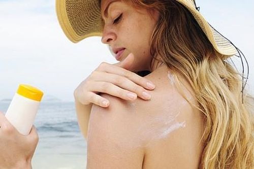 Da phồng rộp vì kem chống nắng, chuyên gia chỉ ra điều quan trọng nhất không được quên khi dùng