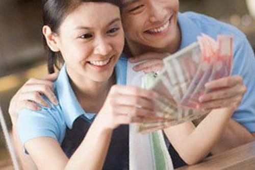 Nắm được bí quyết này, chị em sẽ khiến chồng chỉ muốn mang tiền về cho vợ