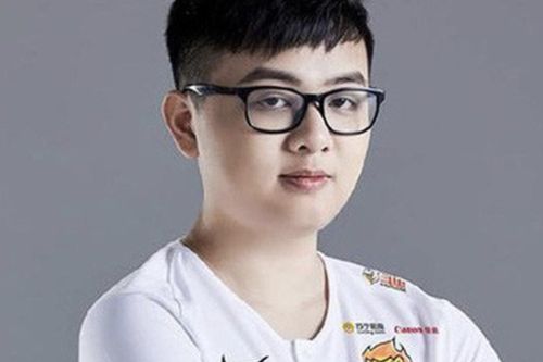 'Thần rừng Việt Nam' hạ đồng đội cũ ngay trận mở màn LPL