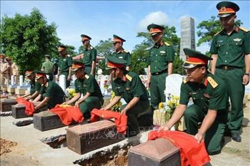 Quảng Trị truy điệu và an táng 5 hài cốt liệt sĩ