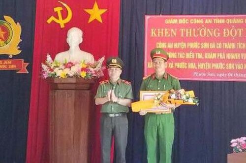 Khen thưởng đột xuất thành tích phá vụ án mạng trong bãi vàng