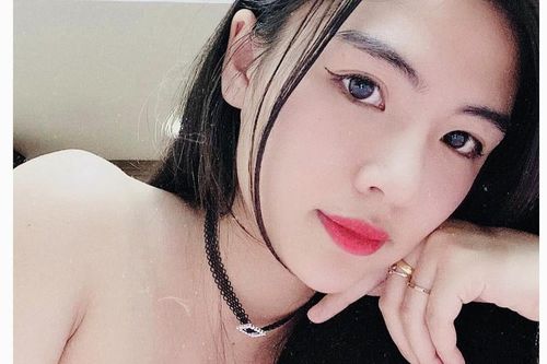 Nữ sinh Nghệ An học Thủy Lợi, thi Hoa khôi và kinh doanh