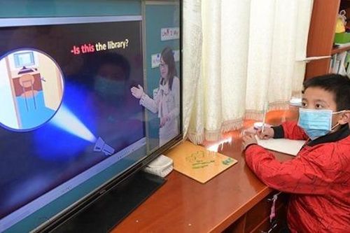 Trung Quốc: Phụ huynh nói gì về các lớp học trực tuyến trong mùa dịch?