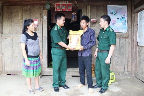 Xây thế trận lòng dân nơi biên giới