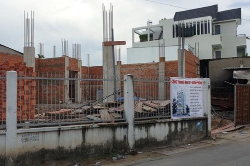 Máy trộn bê tông bị rò điện, 1 công nhân tử vong