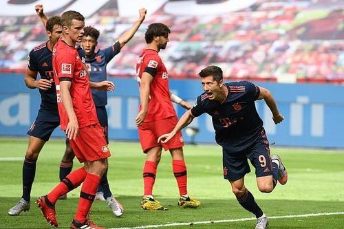 Lewandowski lập công, Bayern đòi nợ Leverkusen