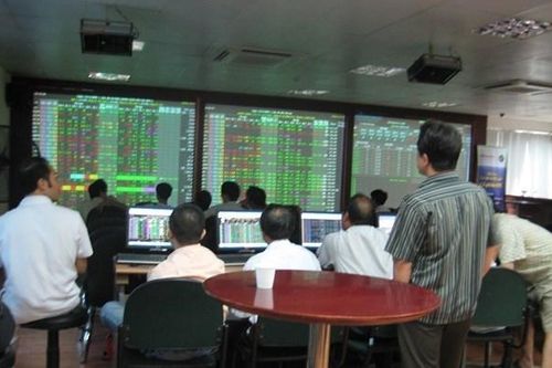Dự báo thị trường chứng khoán khó tăng trưởng mạnh trong tháng Sáu
