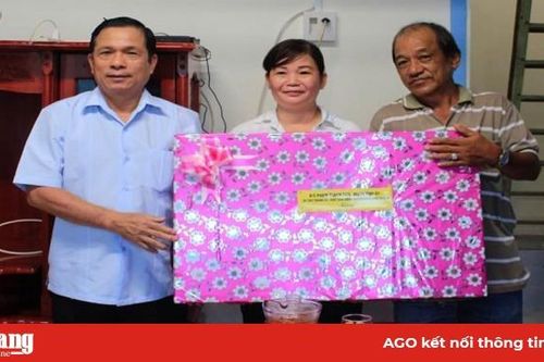Liên đoàn Lao động TP. Long Xuyên bàn giao 'Mái ấm Công đoàn'