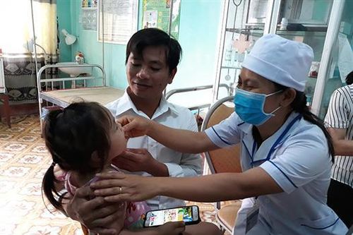 Bổ sung vitamin để giúp trẻ phát triển toàn diện