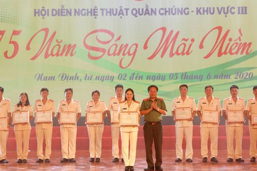 Bế mạc Hội diễn Nghệ thuật quần chúng CAND lần thứ XI khu vực III