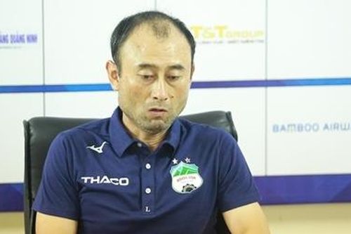 Thua tan nát trước Hà Nội, HLV Lee Tae-hoon vẫn khen học trò.