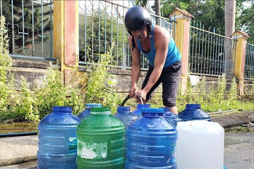 Nắng nóng kéo dài, người miền núi Quảng Nam 'khát' nước sinh hoạt