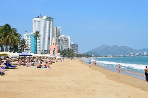 Du lịch biển nhộn nhịp trở lại sau đại dịch