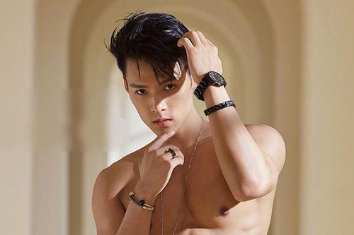 Đổng Hựu Lâm - cháu trai Thành Long và chuyện bị tát 3 cái ở sân khấu