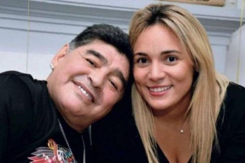 Tình cũ kém 30 tuổi khiến Maradona điêu đứng vì vụ kiện đắt đỏ