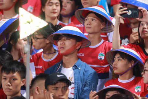 Xuân Trường ở đâu trong ngày HAGL thảm bại trước Hà Nội FC?