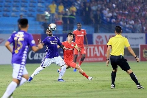 Hà Nội FC áp đảo Hoàng Anh Gia Lai, Quảng Ninh tổn thất lực lượng
