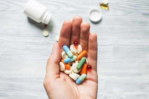 'Bỏ túi' những loại thuốc không thể thiếu mỗi khi đi du lịch