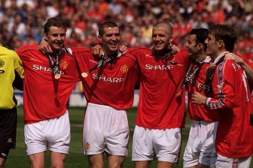 Roy Keane gây sốc khi chọn Dream Team ở M.U
