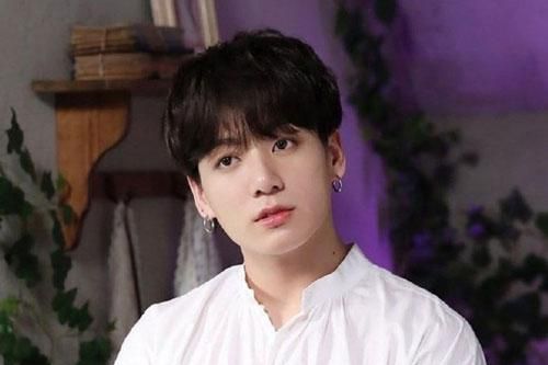 Hậu lùm xùm ổ dịch hộp đêm Itaewon, Jungkook (BTS) trực tiếp xin lỗi