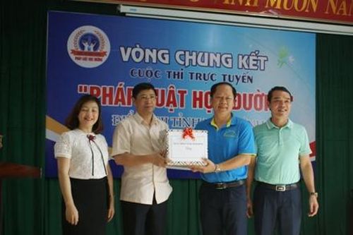 Khai mạc, động viên thí sinh tham dự vòng Chung kết cuộc thi 'Pháp luật học đường'