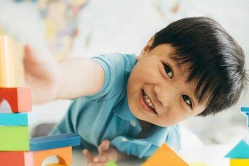 Muốn con làm toán nhoay nhoáy như thần đồng, bố mẹ chỉ cần chăm chỉ chơi với con trò này mỗi ngày